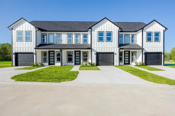 $299,500 | 737 Ebenezer Lane, Brenham, TX 77833