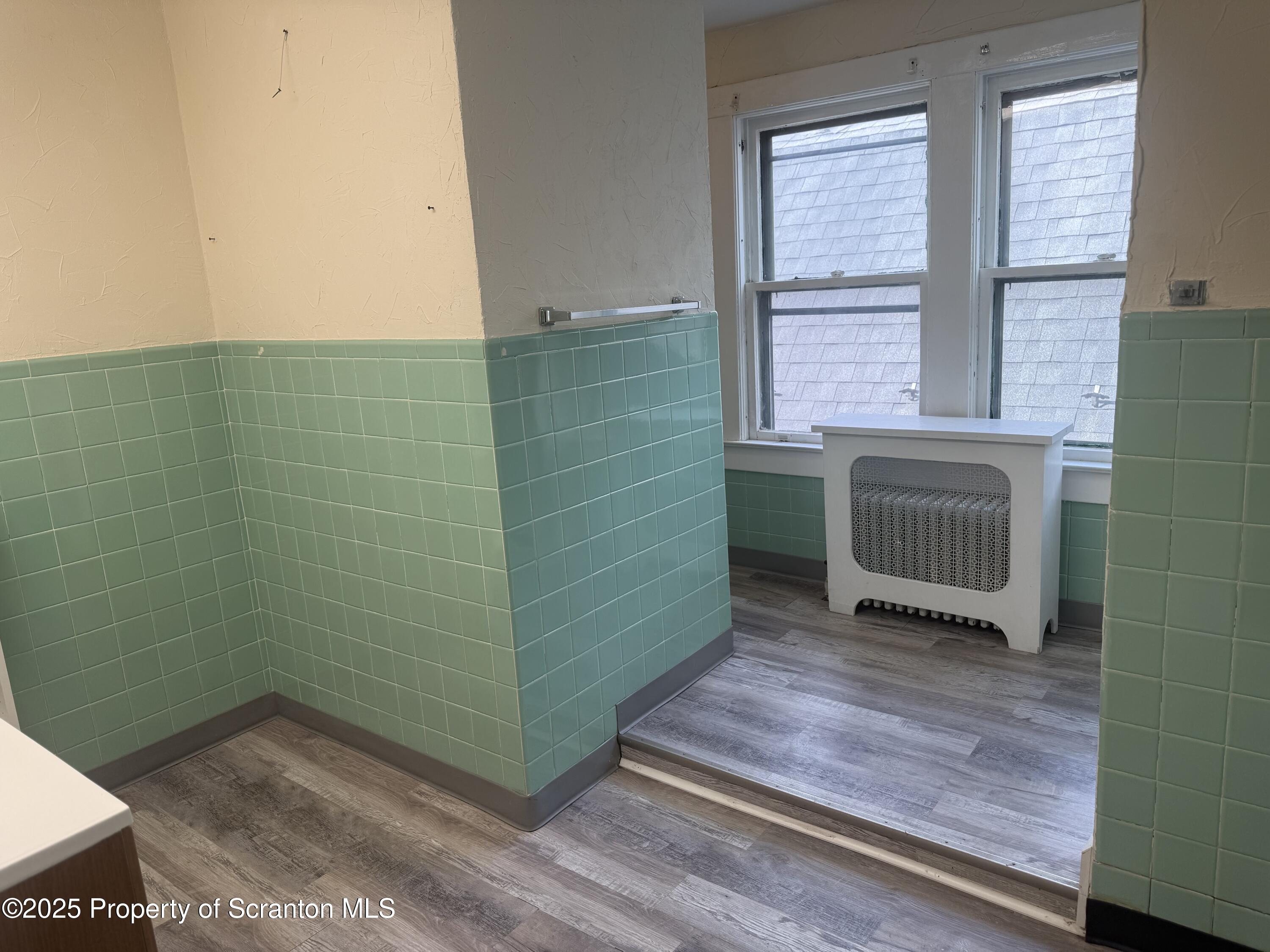 315 Wheeler Avenue Scranton, PA 18510 - Photo 15 of 18 a bathroom with a window