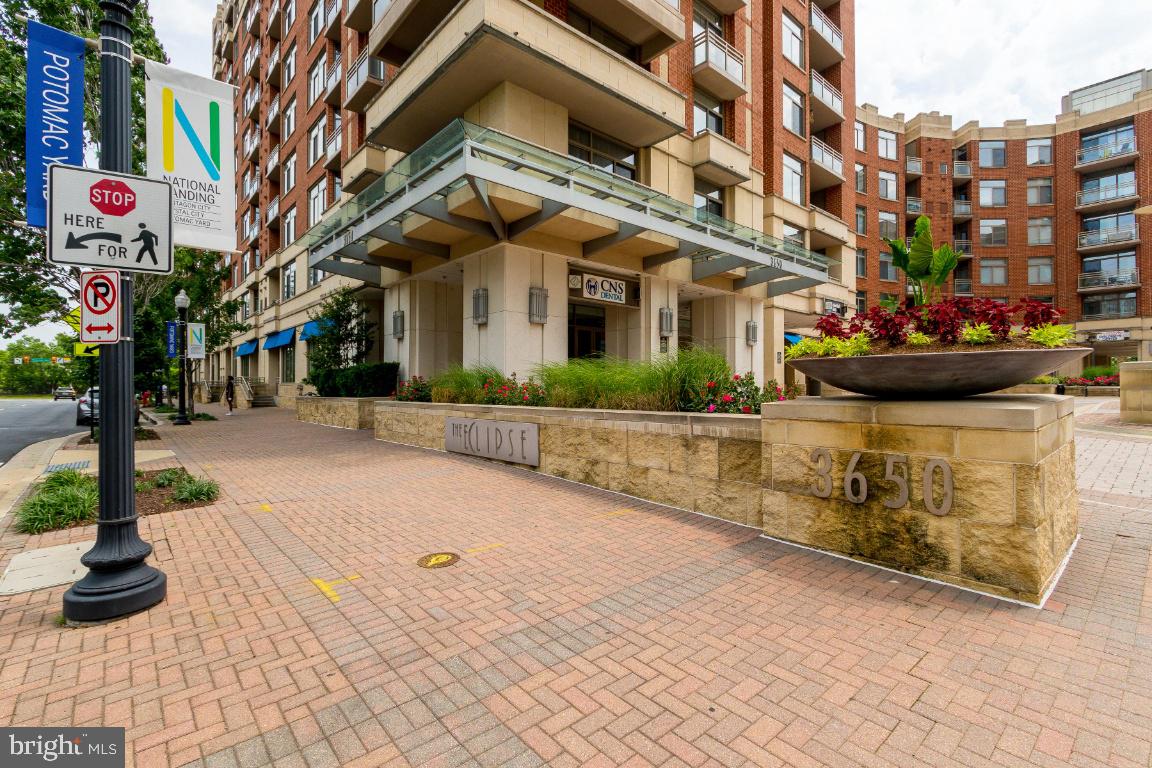 3650 South Glebe Road, Unit 242 Arlington, VA 22202 - Photo 4 of 36