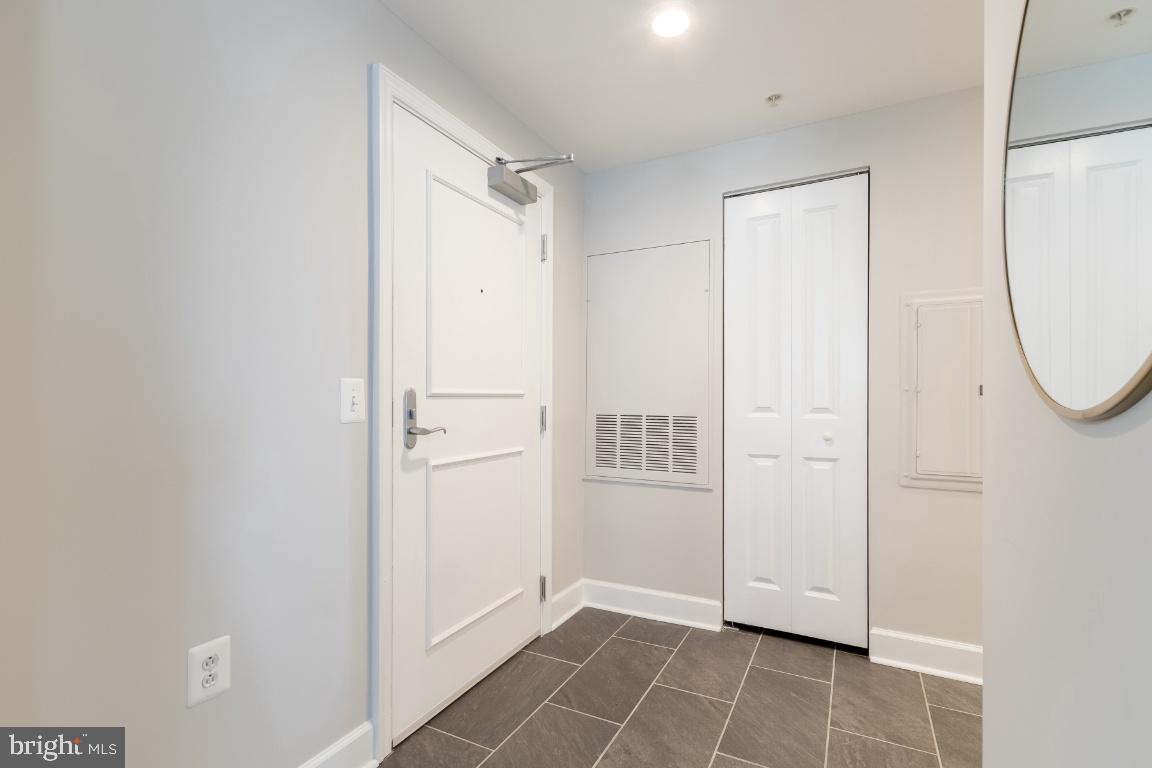 3650 South Glebe Road, Unit 242 Arlington, VA 22202 - Photo 5 of 36