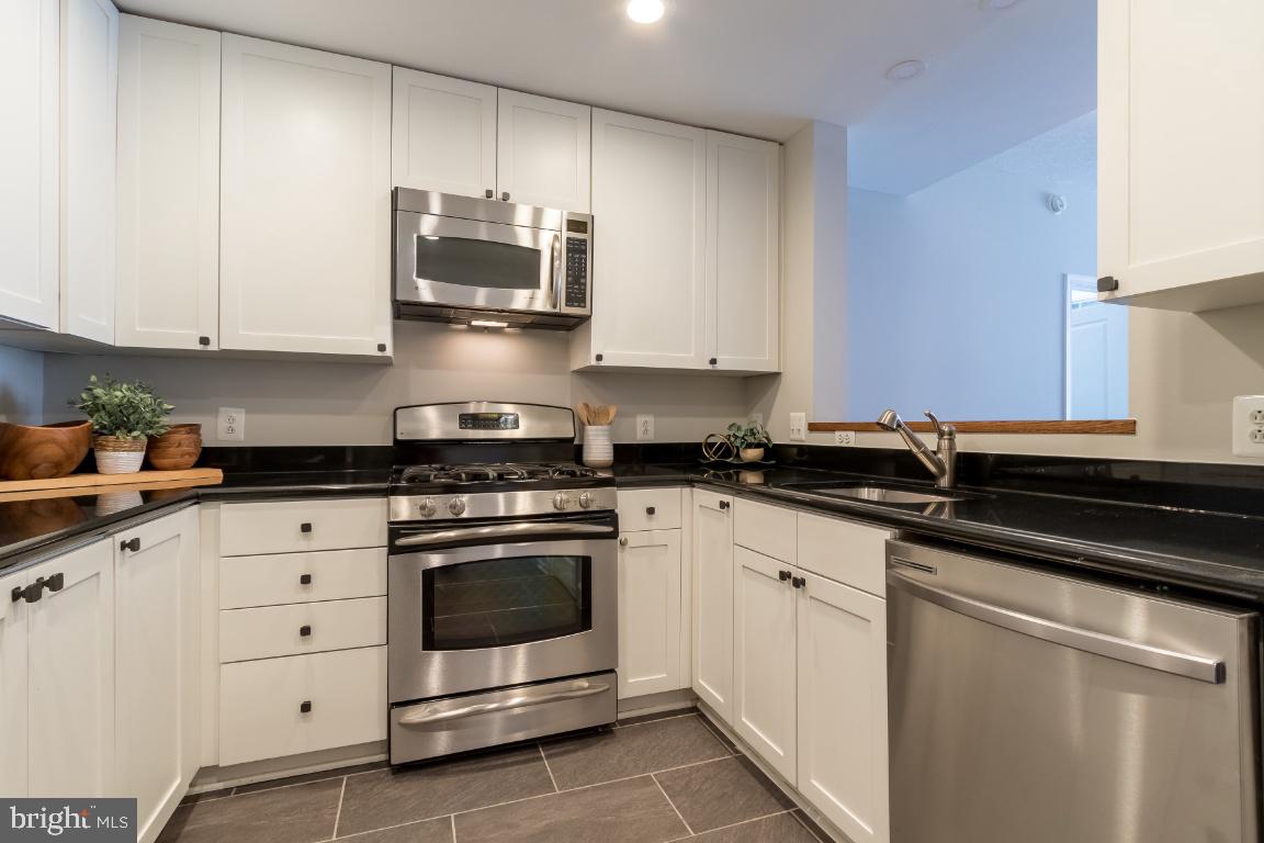3650 South Glebe Road, Unit 242 Arlington, VA 22202 - Photo 7 of 36