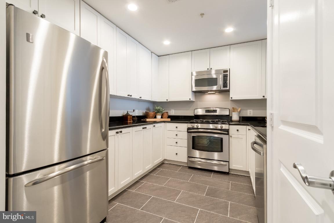 3650 South Glebe Road, Unit 242 Arlington, VA 22202 - Photo 8 of 36