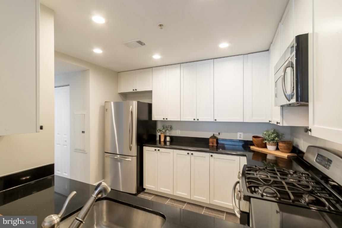 3650 South Glebe Road, Unit 242 Arlington, VA 22202 - Photo 9 of 36