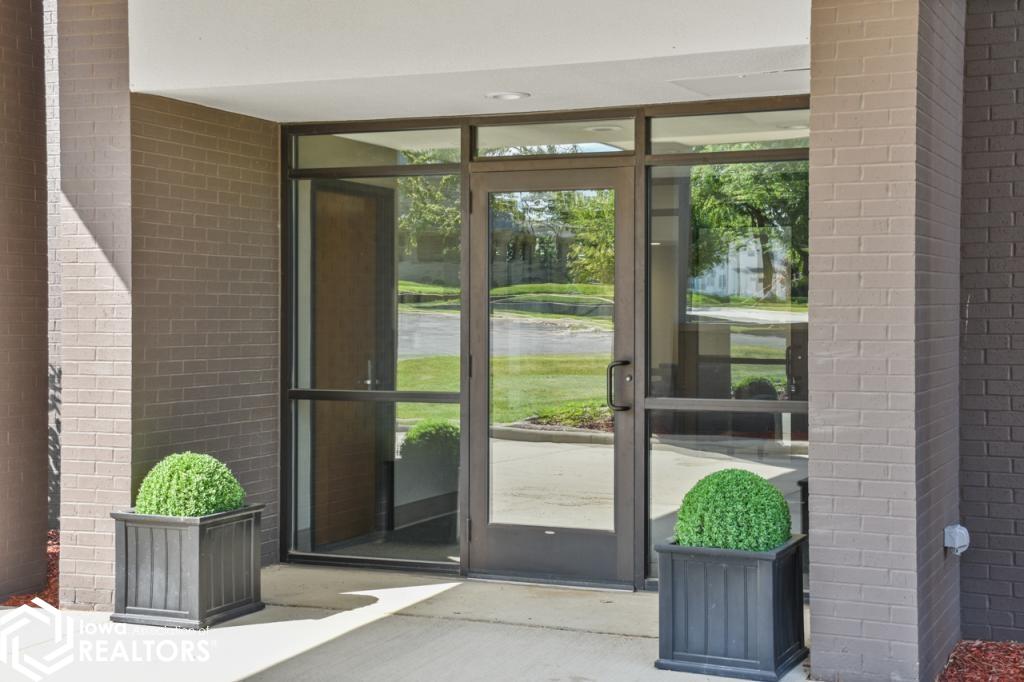 110 Rocksylvania Avenue, Unit 201 Iowa Falls, IA 50126 - Photo 4 of 16 secure entry