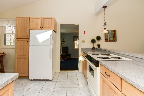 18 Stanley Road Medway, MA 02053 - Photo 11 of 30 Gallery Image 11