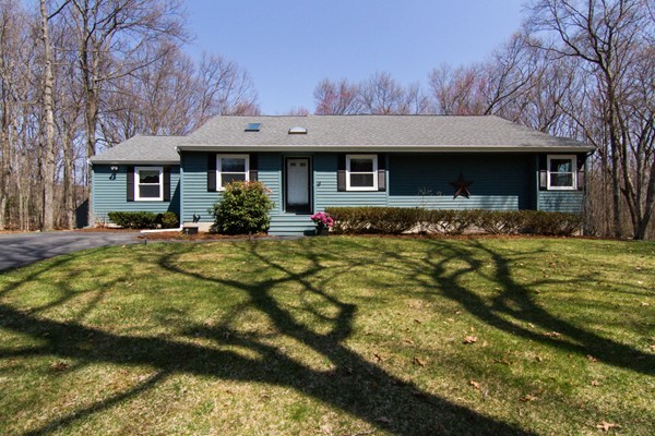 18 Stanley Road Medway, MA 02053 - Photo 2 of 30 Gallery Image 2