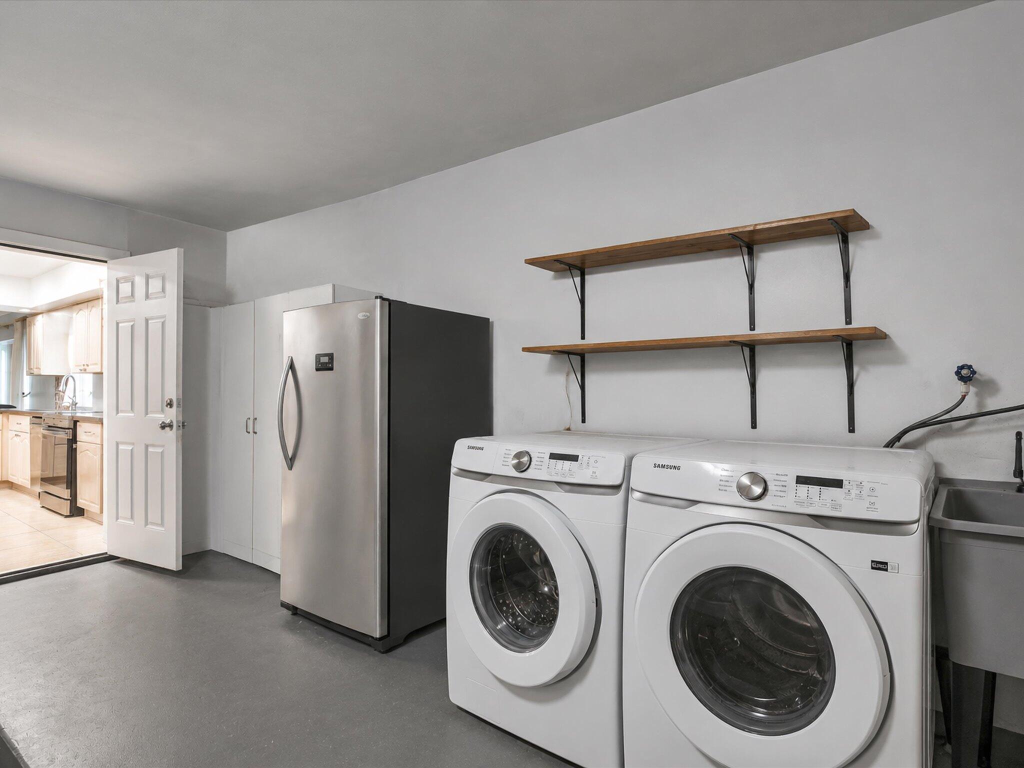 7381 Southwest 9th Street Plantation, FL 33317 - Photo 19 of 62 Laundry Garage