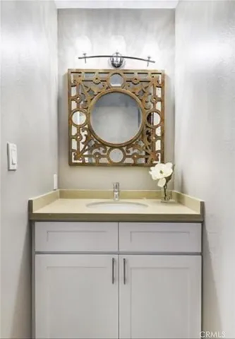 $3,749 | 315 Raymond Avenue, Unit 8, Glendale, CA 91201