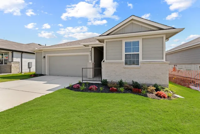 $2,200 | 411 Town Lk Bend, Kyle, TX 78640