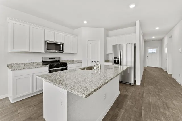 $2,200 | 411 Town Lk Bend, Kyle, TX 78640