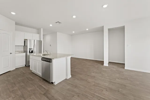 $2,200 | 411 Town Lk Bend, Kyle, TX 78640