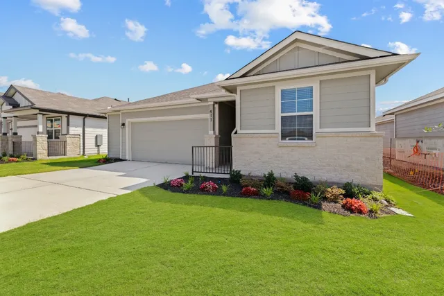 $2,200 | 411 Town Lk Bend, Kyle, TX 78640