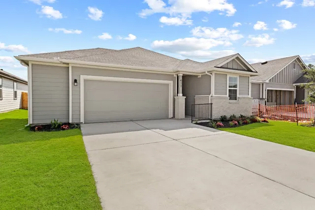 $2,200 | 411 Town Lk Bend, Kyle, TX 78640