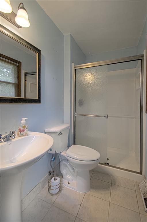 16307 Spring Valley Road Belton, MO 64012 - Photo 13 of 29