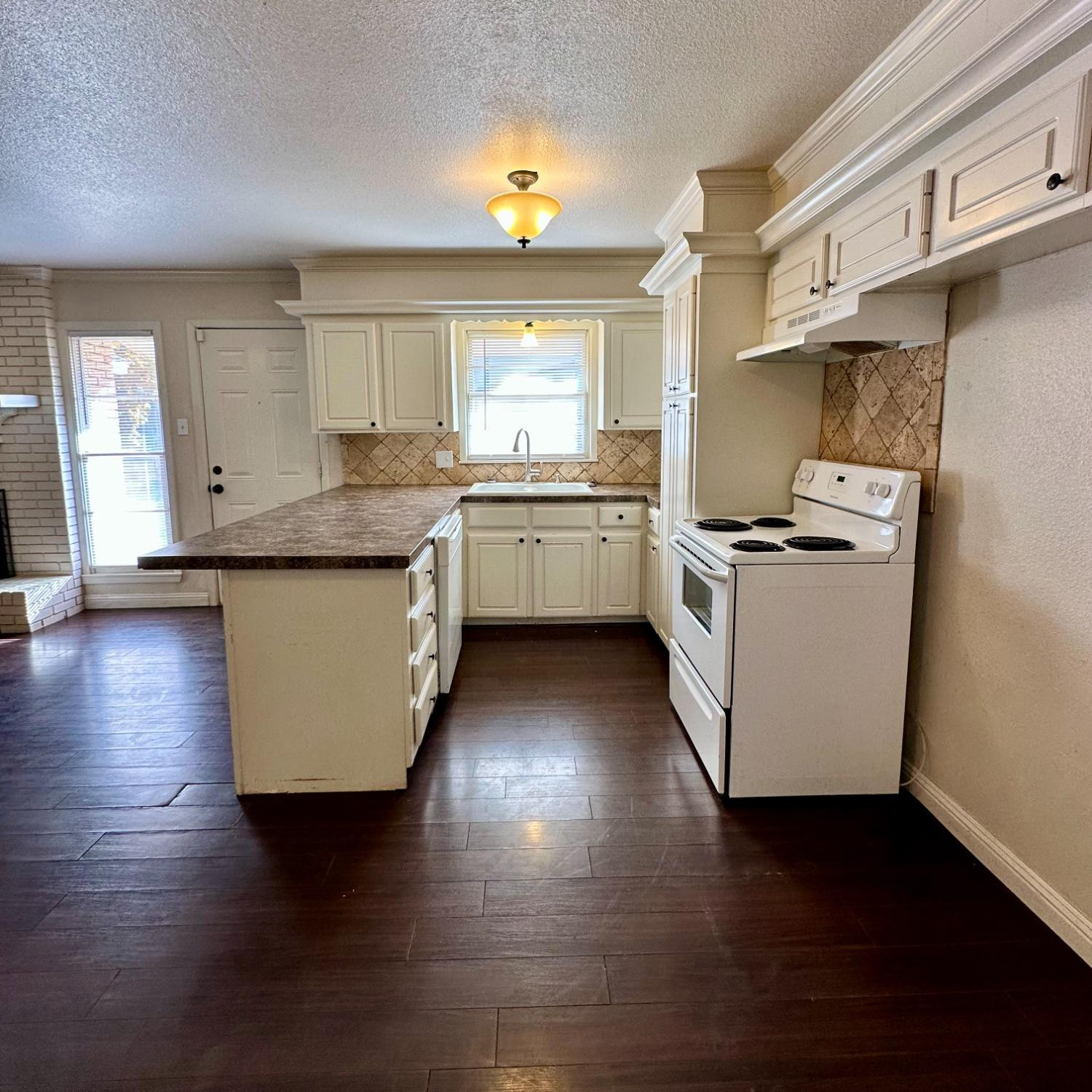 5411 9th Street Lubbock, TX 79416 - Photo 6 of 16 Photo 5