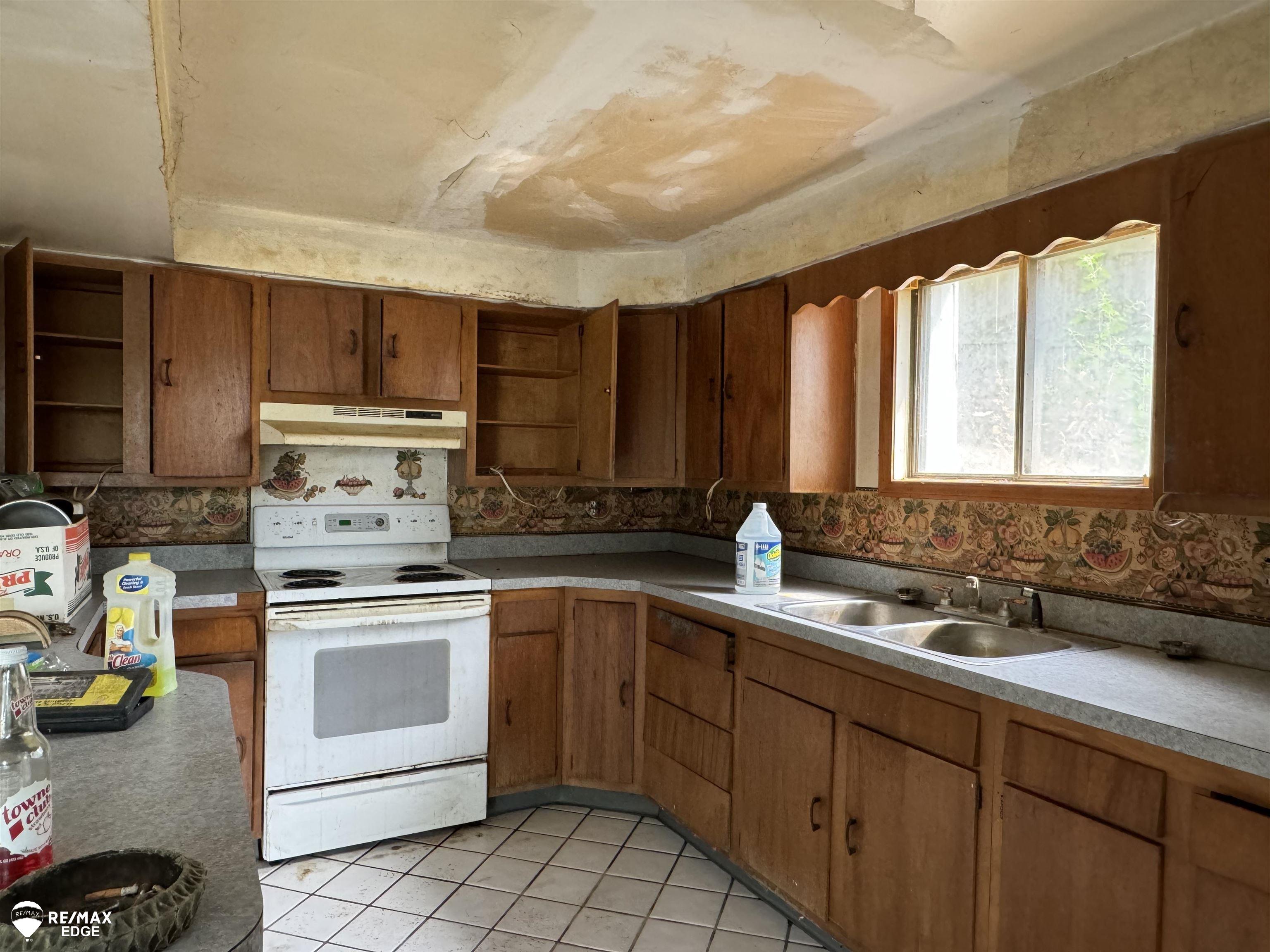 2103 Miles Road Lapeer, MI 48446 - Photo 8 of 20 50155029-bb71b6c3-02ab-41d4-bc8f-a34cf1baeb24.JPG
