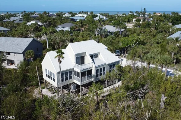 $899,900 | 4452 Gulf Pines Drive, Sanibel, FL 33957