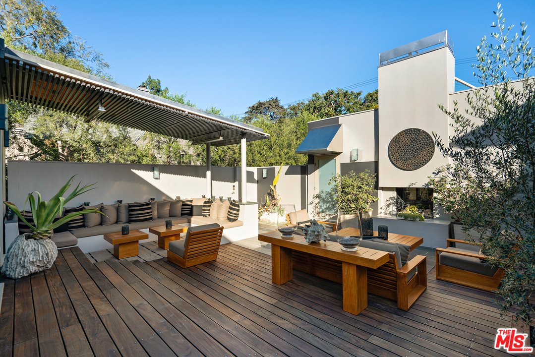 279 South Westgate Avenue Los Angeles, CA 90049 - Photo 13 of 36