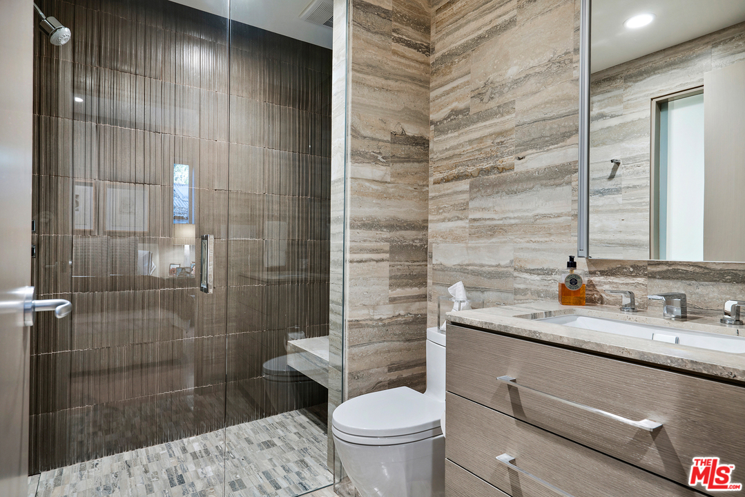 279 South Westgate Avenue Los Angeles, CA 90049 - Photo 20 of 36