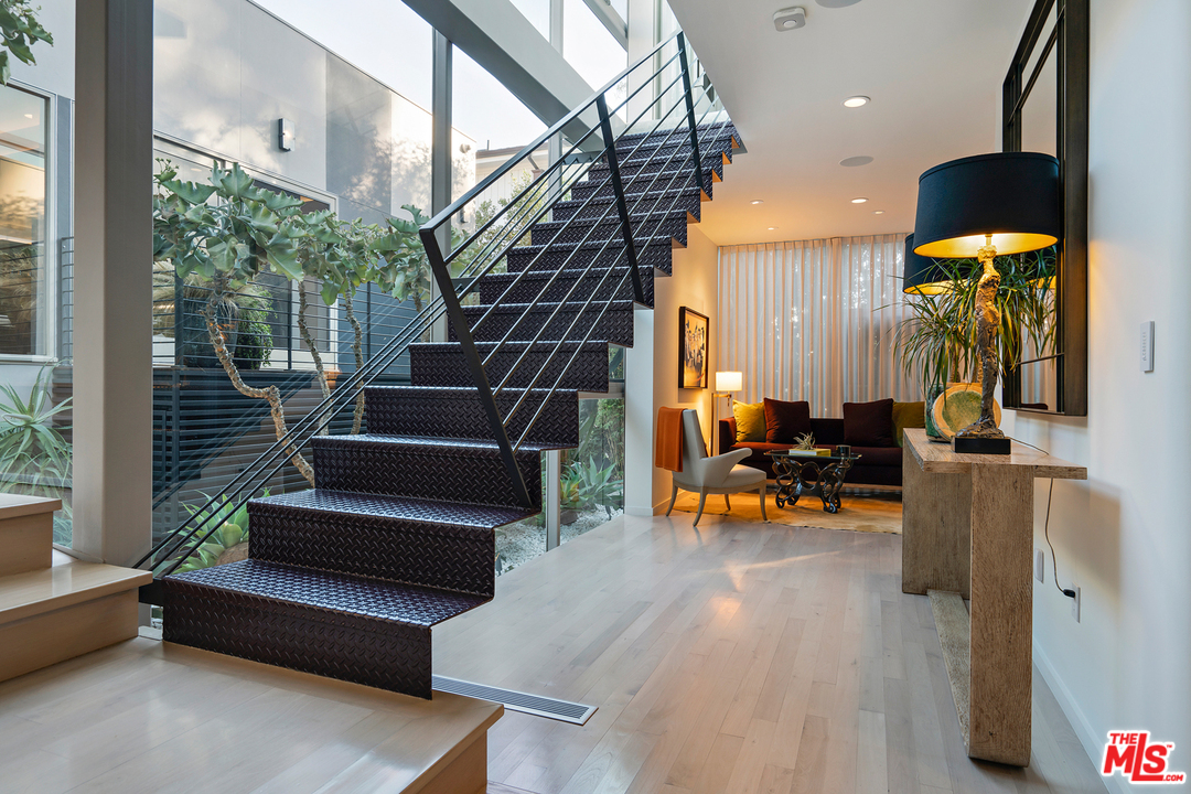 279 South Westgate Avenue Los Angeles, CA 90049 - Photo 25 of 36