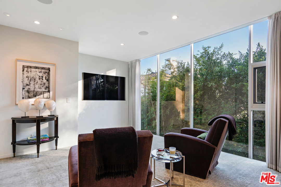 279 South Westgate Avenue Los Angeles, CA 90049 - Photo 28 of 36