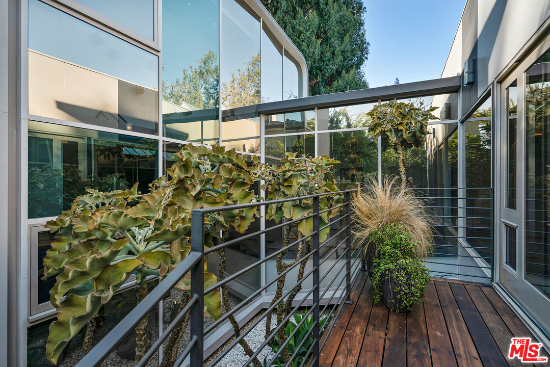 279 South Westgate Avenue Los Angeles, CA 90049 - Photo 31 of 36