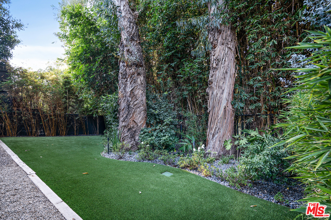 279 South Westgate Avenue Los Angeles, CA 90049 - Photo 34 of 36