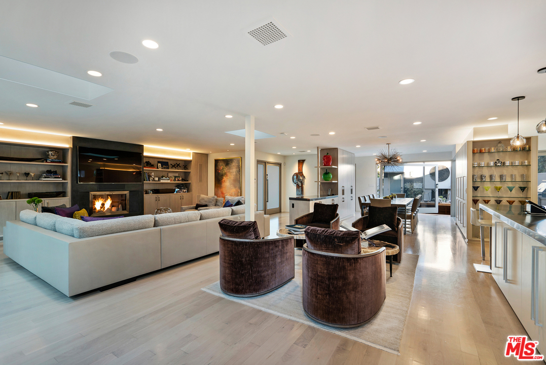 279 South Westgate Avenue Los Angeles, CA 90049 - Photo 9 of 36