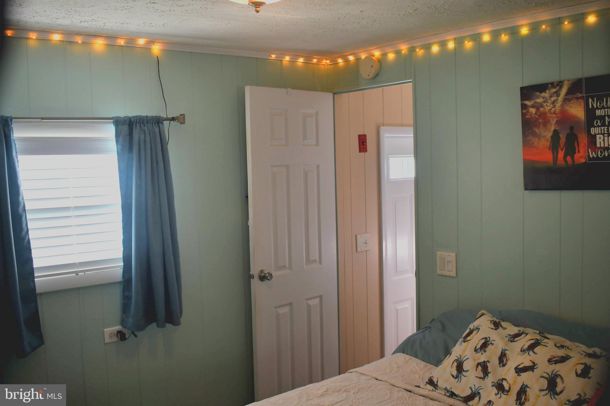 38126 Brant Road Ocean View, DE 19970 - Photo 23 of 34 Coastal-inspired space with a calming feel.
