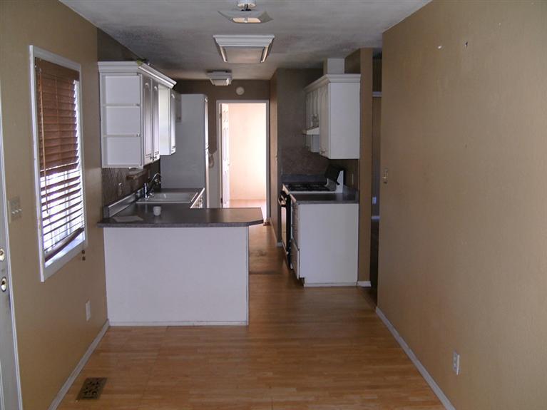 960 South Hope Avenue Reedley, CA 93654 - Photo 4 of 9 Gallery Image 4