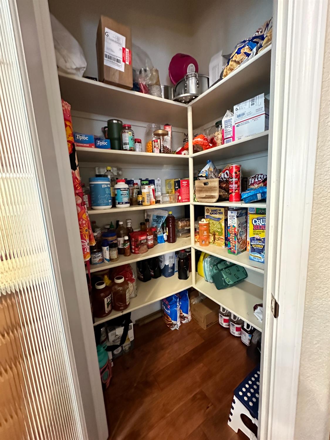 1040 Birch Run Way Manteca, CA 95336 - Photo 20 of 52 a room with lots of different colored cloths