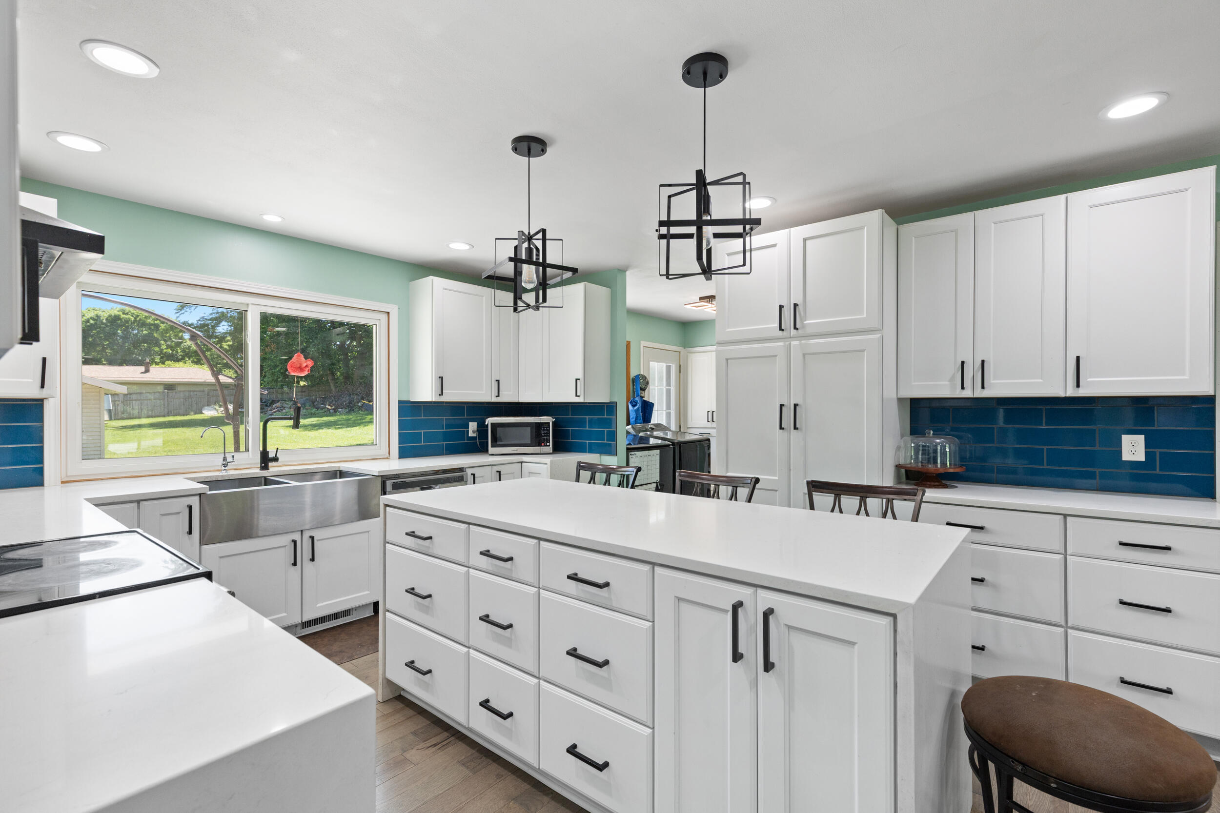 3290 South Johnson Road New Berlin, WI 53146 - Photo 5 of 34 Kitchen