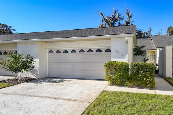 $2,000 | 2225 Cypress Court, Unit 2C, Tavares, FL 32778
