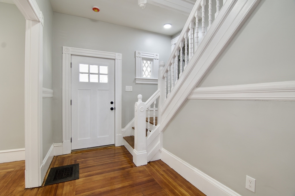 43 Princeton Street Springfield, MA 01109 - Photo 3 of 41