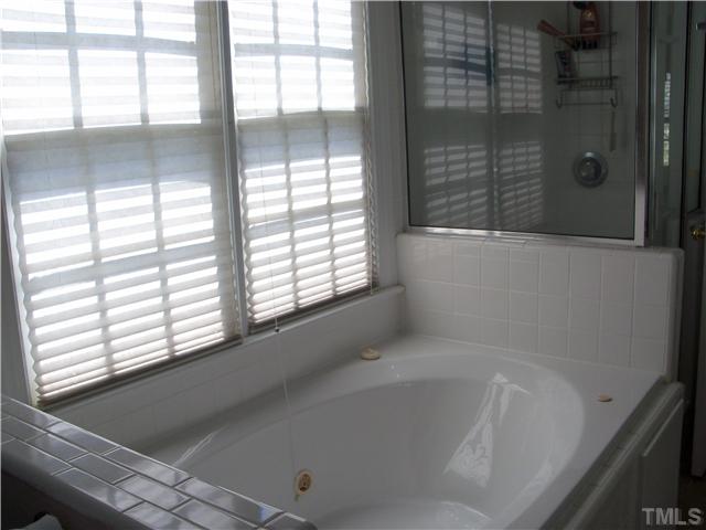 2004 Laurel Valley Way Raleigh, NC 27604 - Photo 9 of 12 Gallery Image 9