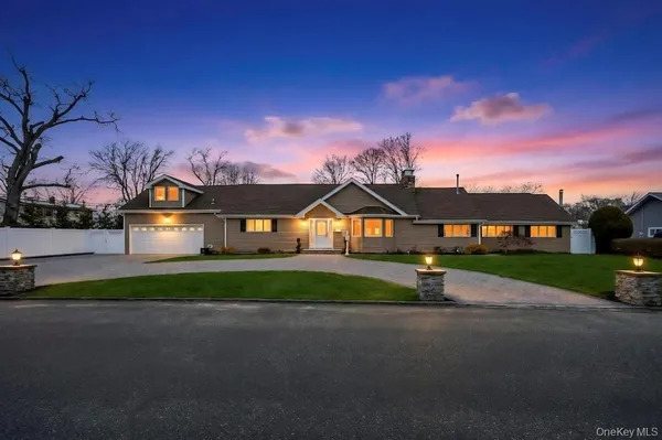 $1,250,000 | 5 Kittiwake Lane, Babylon, NY 11702