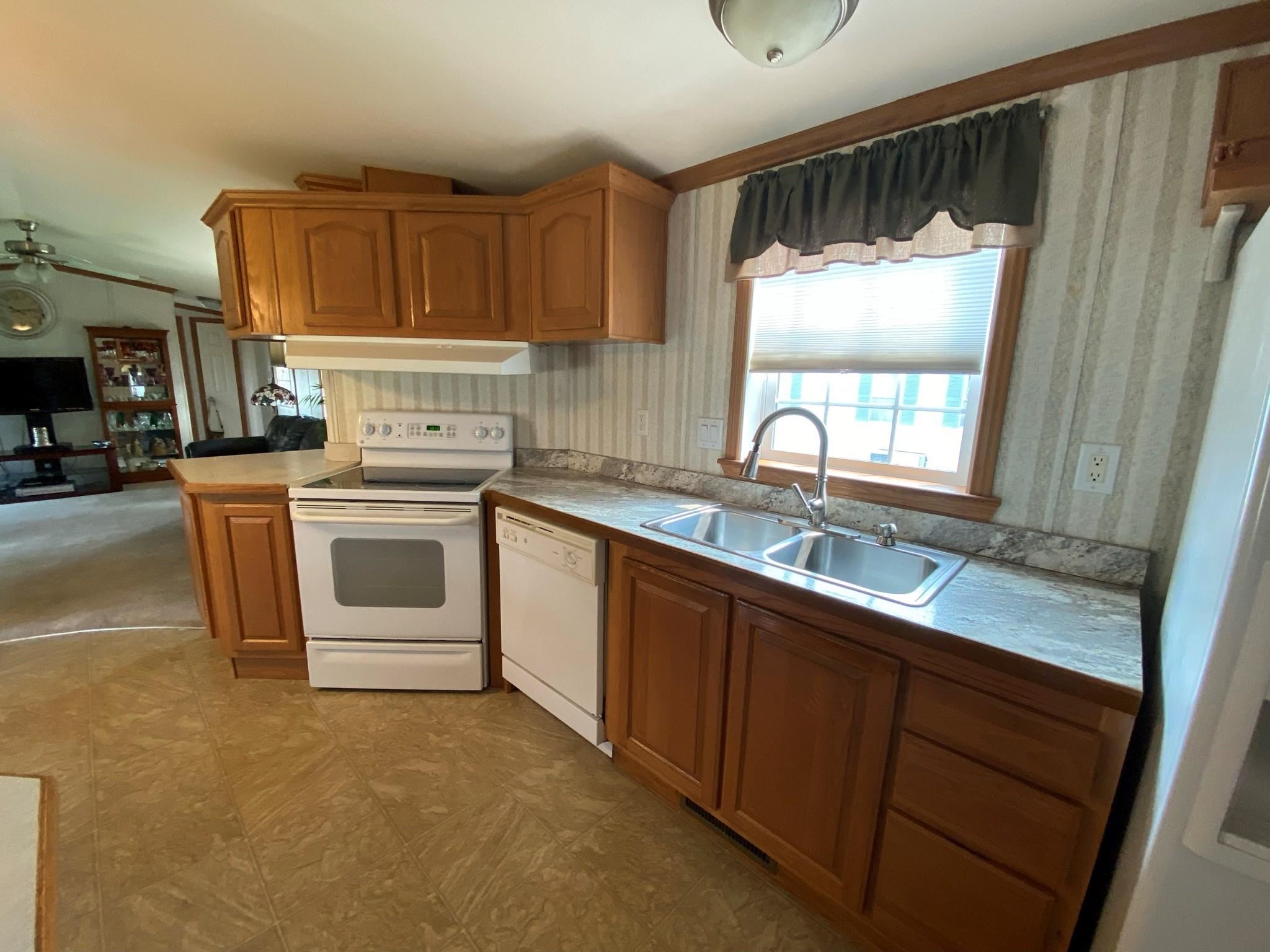 80 Ackerman's Trailer Park Salem, NH 03079 - Photo 9 of 21