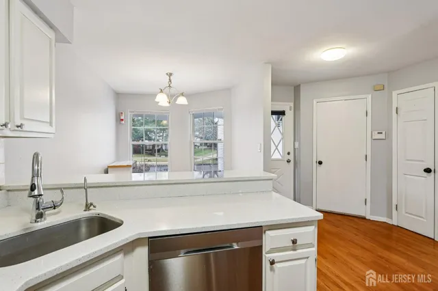 $549,900 | 44 Heather Court, Monmouth Junction, NJ 08852