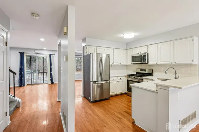 $549,900 | 44 Heather Court, Monmouth Junction, NJ 08852