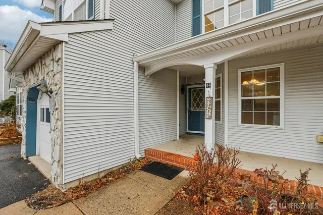$549,900 | 44 Heather Court, Monmouth Junction, NJ 08852