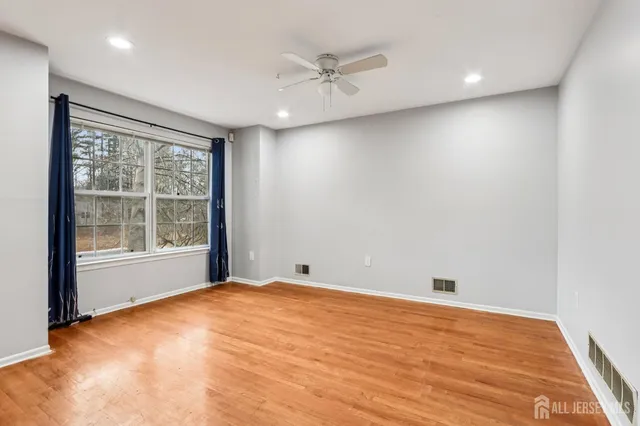 $549,900 | 44 Heather Court, Monmouth Junction, NJ 08852