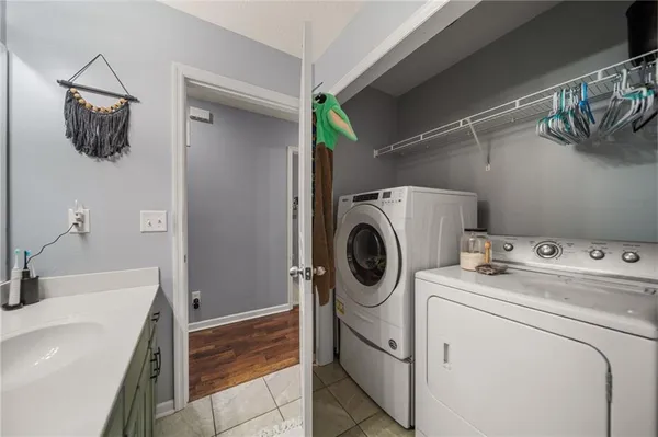 $338,000 | 508 Crews Avenue, Odessa, MO 64076