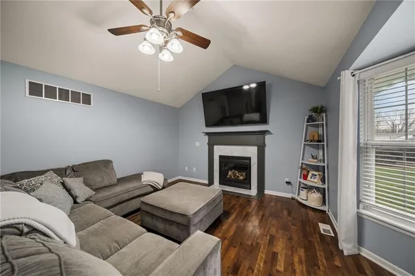 $338,000 | 508 Crews Avenue, Odessa, MO 64076