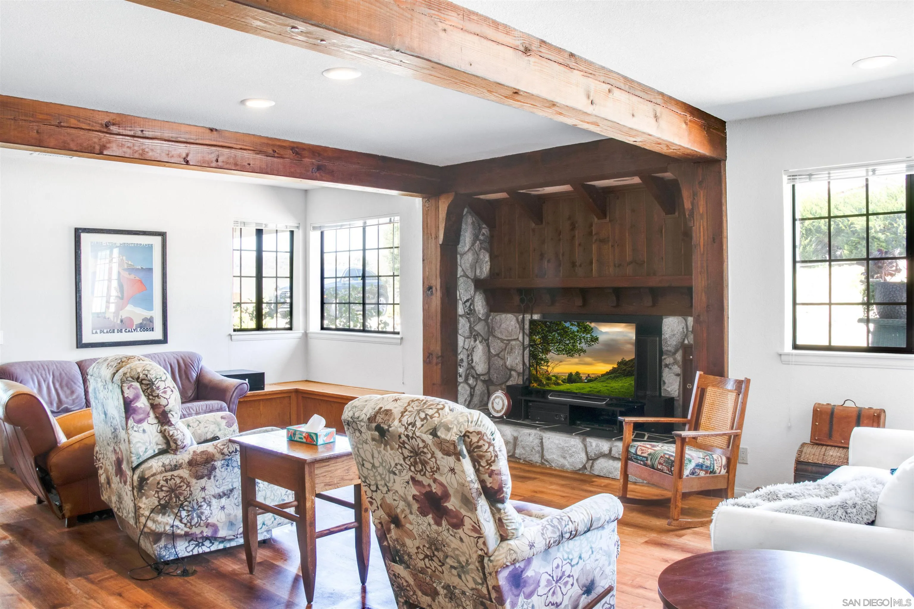 3675 Northcliff Drive Fallbrook, CA 92028 - Photo 6 of 37 a living room with furniture and a flat screen tv