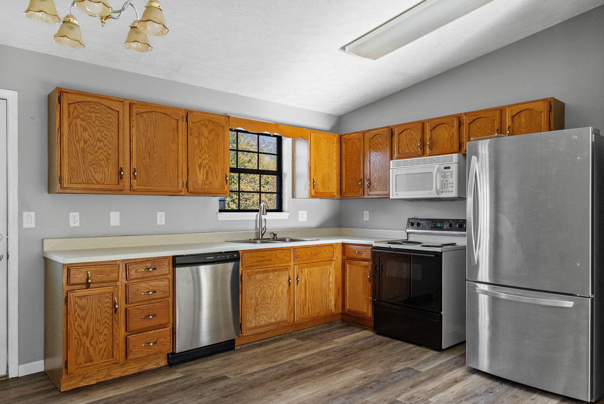 1013 Gouge Road Unicoi, TN 37692 - Photo 15 of 30 15-web-or-mls-217A2836