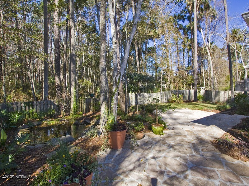 813 Mill Stream Road Ponte Vedra Beach, FL 32082 - Photo 2 of 22 a view of yard