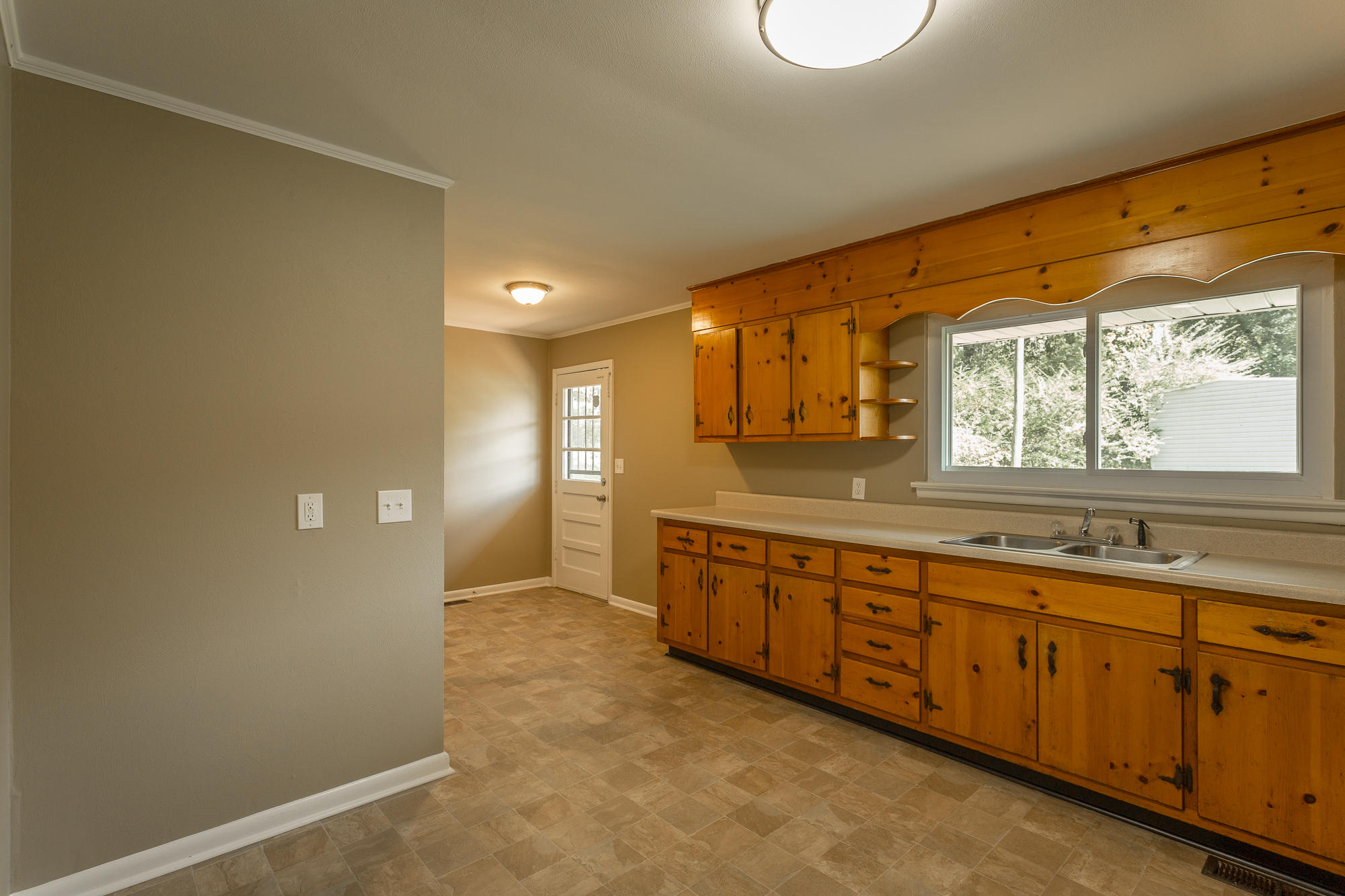 516 Talley Road Chattanooga, TN 37411 - Photo 7 of 24 516 Talley Road-5