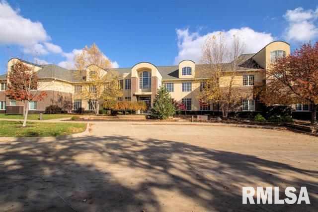 6215 Utica Ridge Road Davenport, IA 52807 - Photo 5 of 14 Gallery Image 5