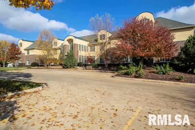 6215 Utica Ridge Road Davenport, IA 52807 - Photo 9 of 14 Gallery Image 9