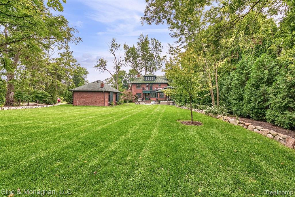 1158 West Maple Road Birmingham, MI 48009 - Photo 70 of 77